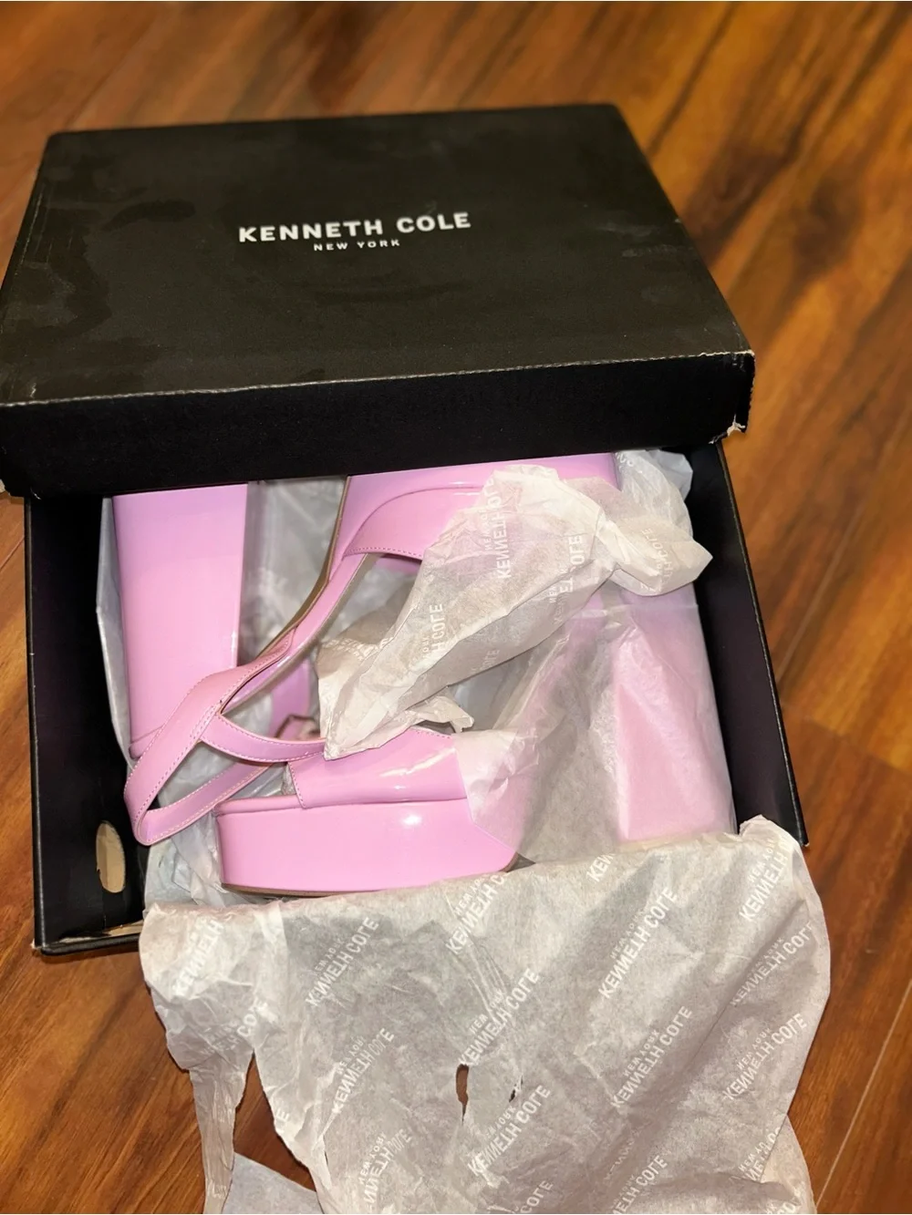 Kenneth Cole kenneth cole